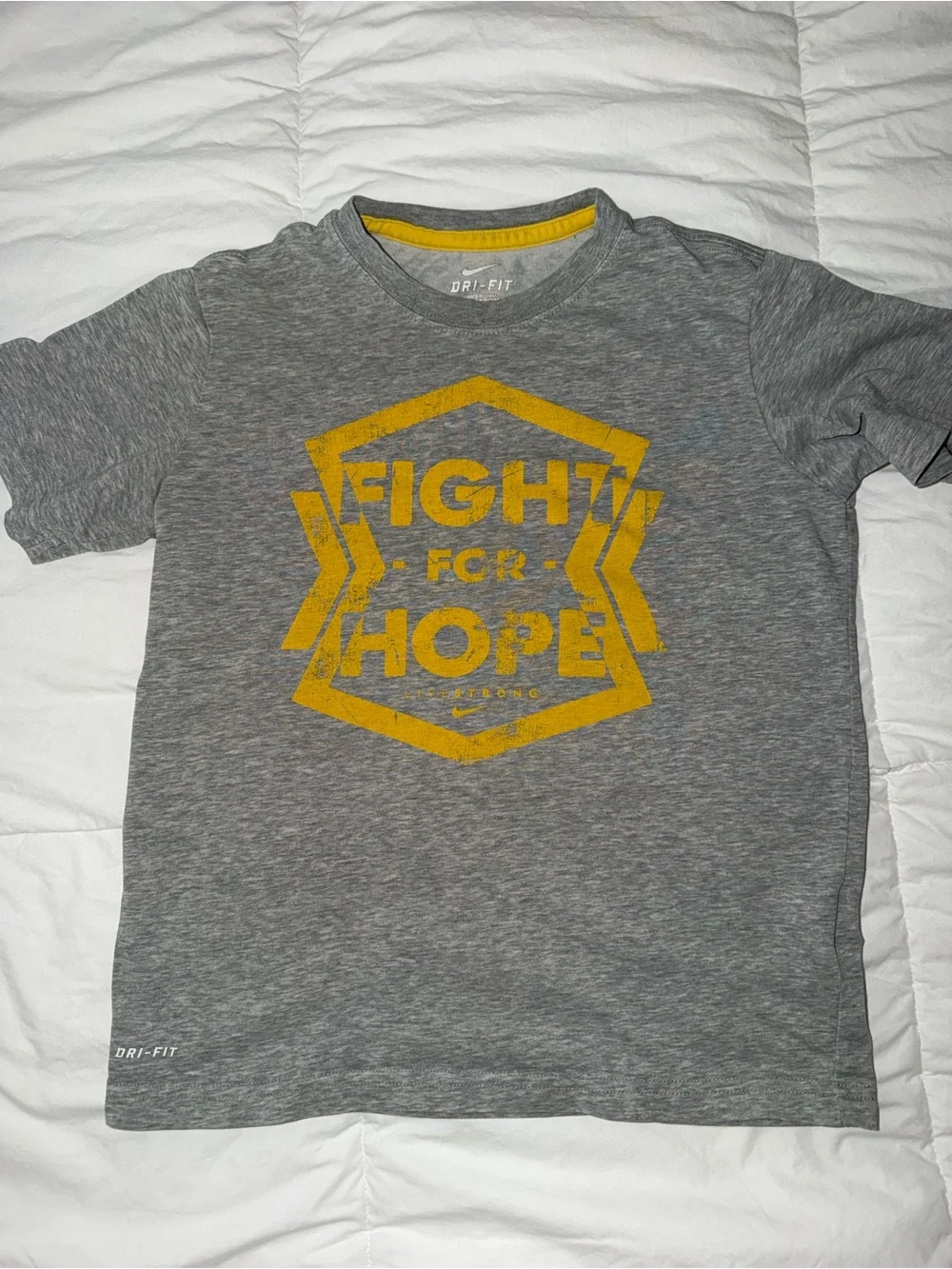 Nike Kids' Gray Dri-FIT 'Fight for Hope' Short Sleeve Tee small
